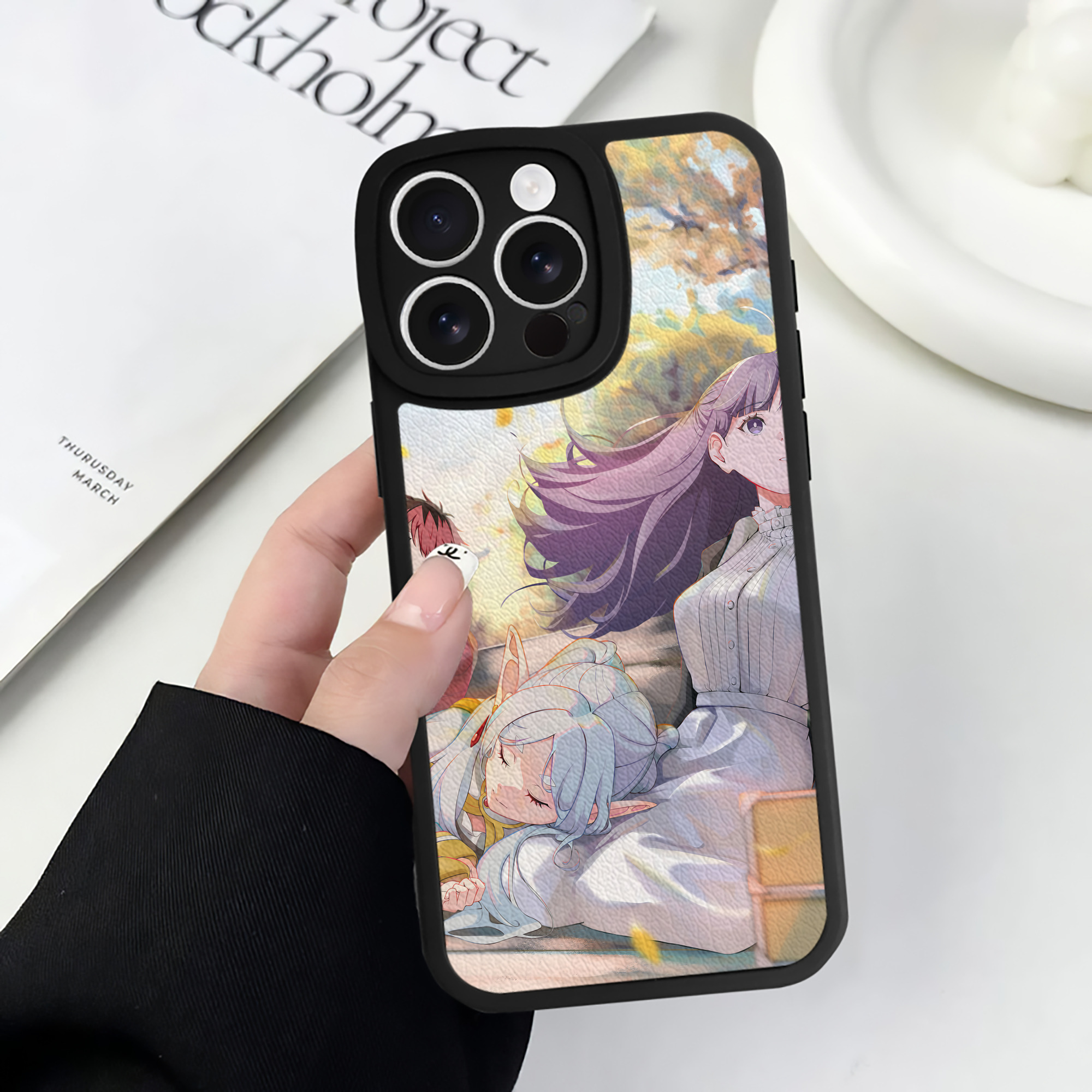 （画像用） 葬送のフリーレン Frieren 【iPhone 16シリーズ対応】シリコンスマホケース（レザー調） 材質：シリコン